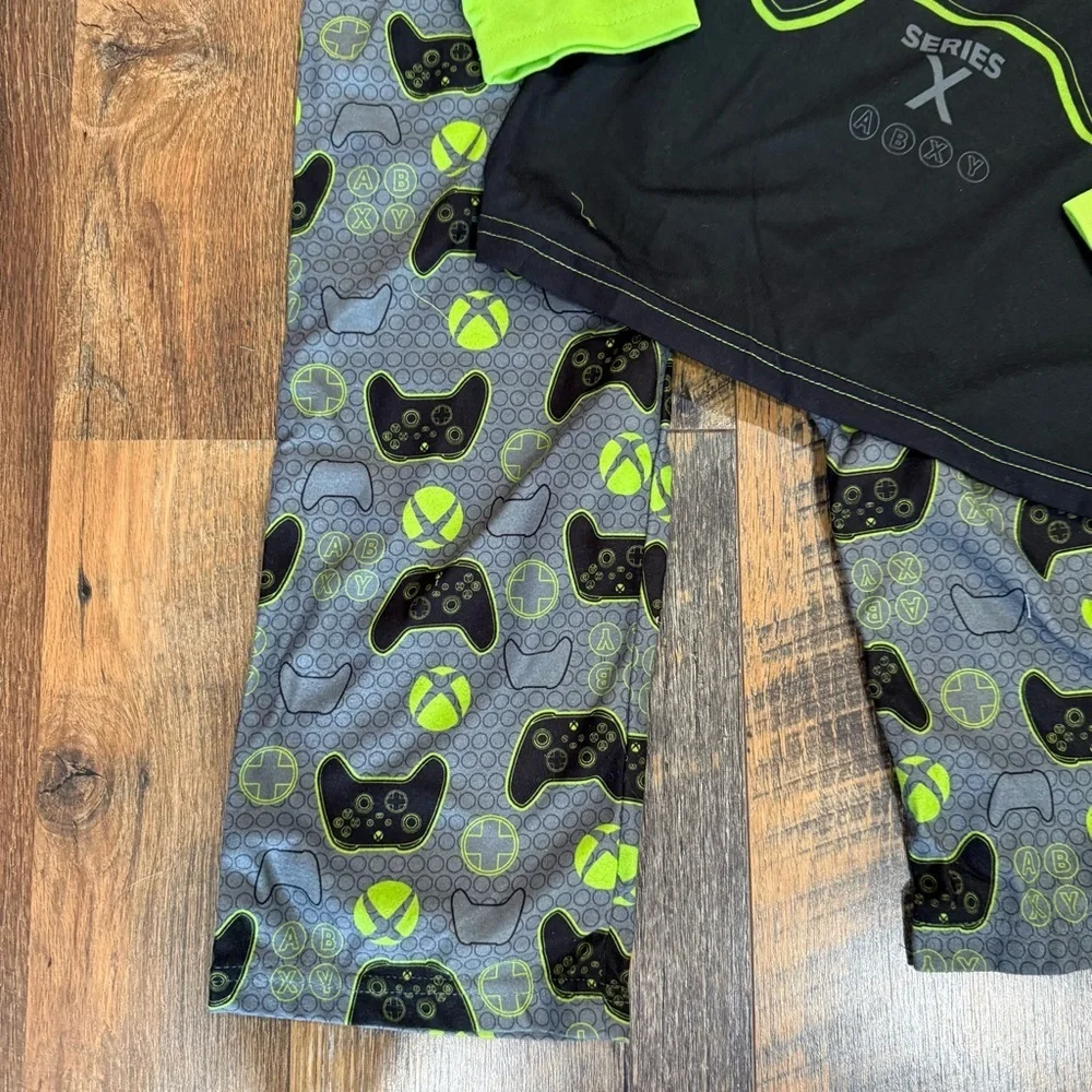 NWT XBox Official Gear Long Sleeve Flame Resistant PJ Pajamas Set